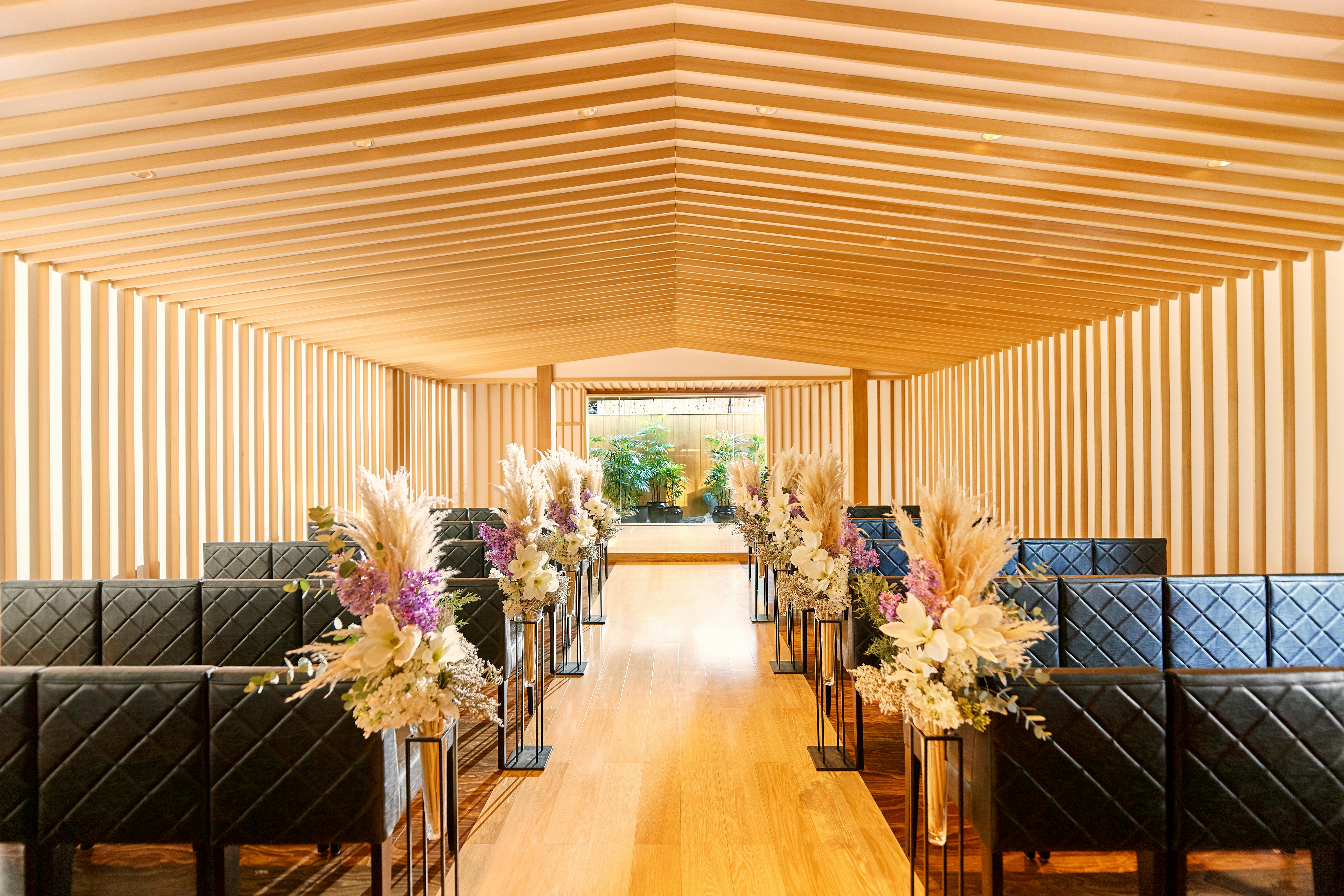 【祇園四条駅9分】撮影として利用可能な八坂神社の鳥居内のイベントスペース