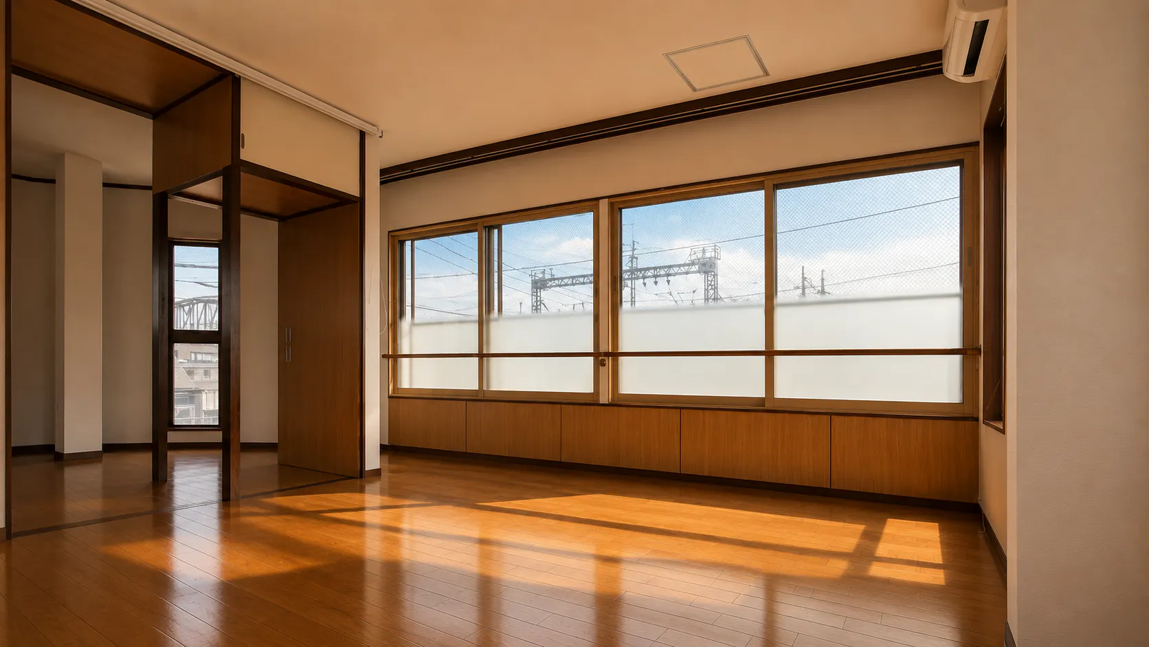 【小手指駅南口3分】和洋融合の展示スペース|個展・作品発表に最適なスペース