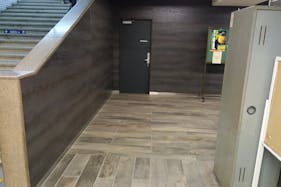 【枚方市駅】プロモーションイベントや食物販、物販のポップアップストアに最適な駅改札内のイベントスペース