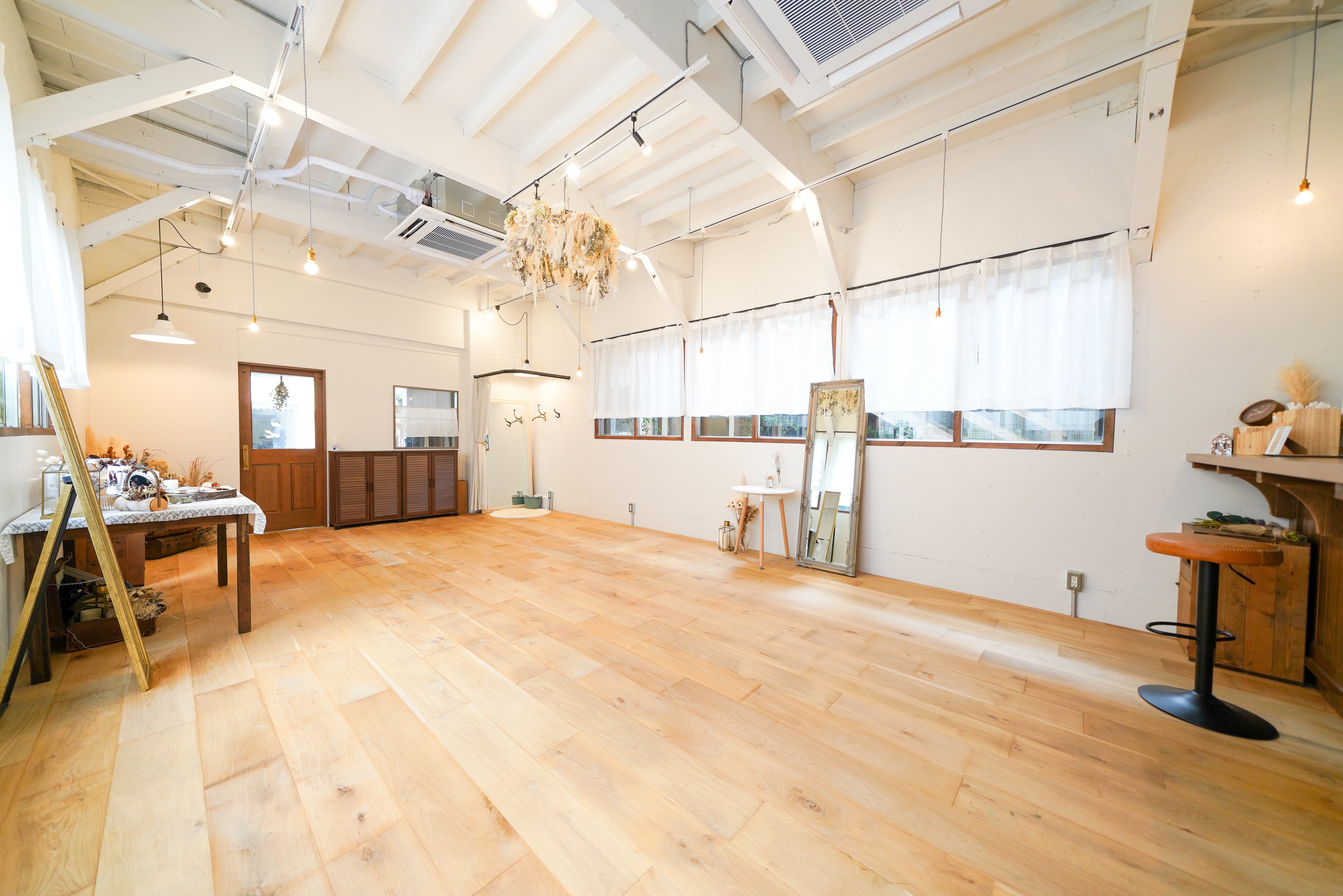 スペース内にある什器は無料でお貸出ししています。