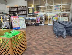 【ホームワイドプラス賀来店(大分県)】外売場 エントランス 催事スペース