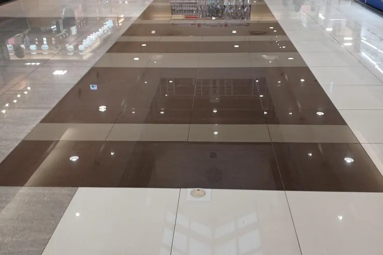 【イオンモール日根野*】【イオンモール日根野】1Fモール通路(やざき寿司前)の画像1