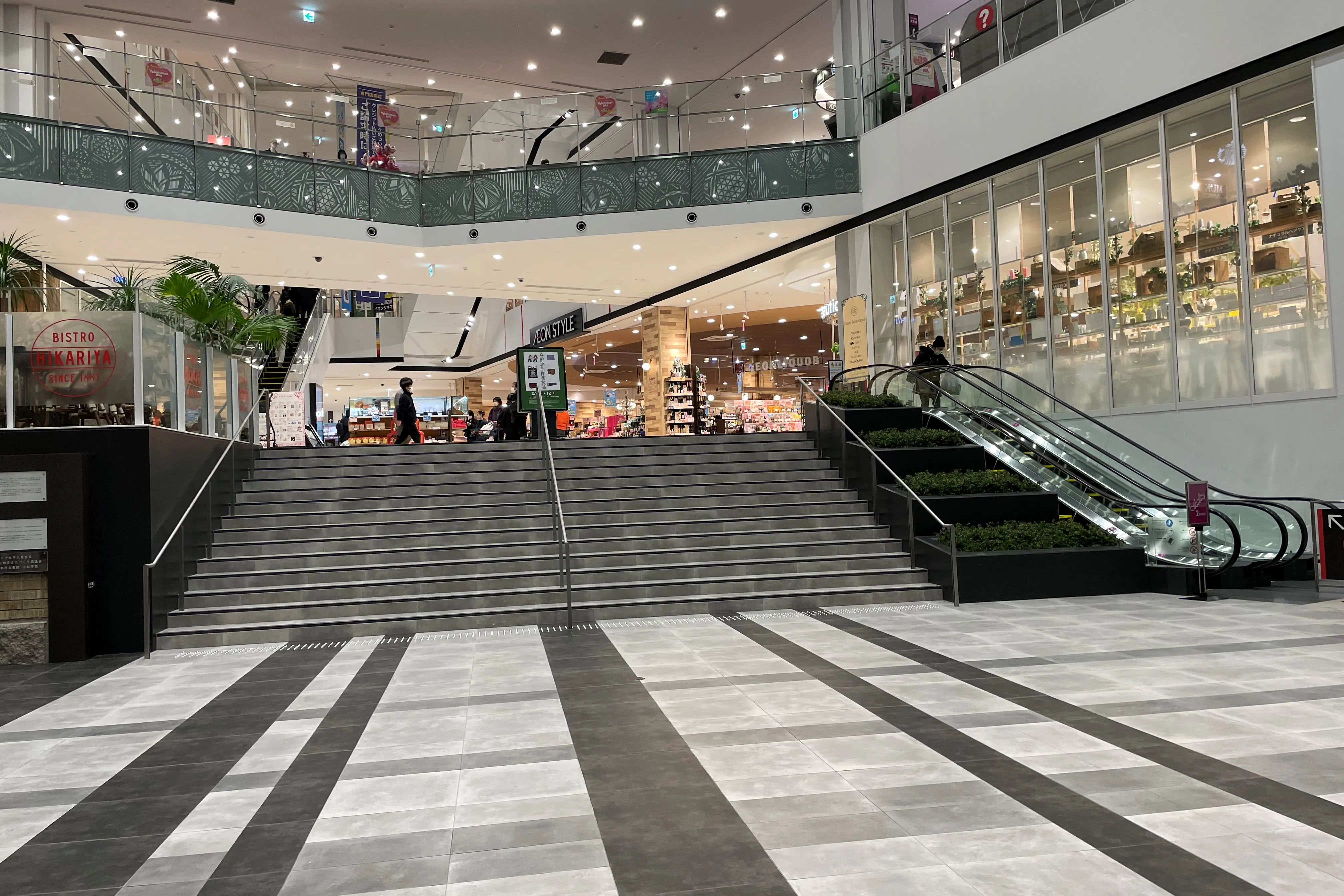 【イオンモール松本】晴庭1F きらめきコート