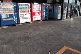 【ブックエース小名浜住吉店】食物販やキッチンカー出店に最適な書店前のイベントスペース