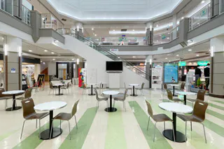 【イオンモール三光】1F セントラルコート