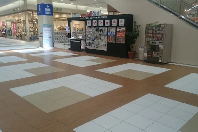 【イオンモール姫路大津*】1F オークコートの画像1
