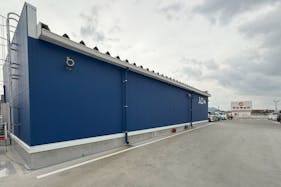 【スーパーセンタートライアル古賀花見店】キッチンカー・食物販の出店が可能な 2F駐車場メイン出入口 キッチンカースペース① ※電源準備中