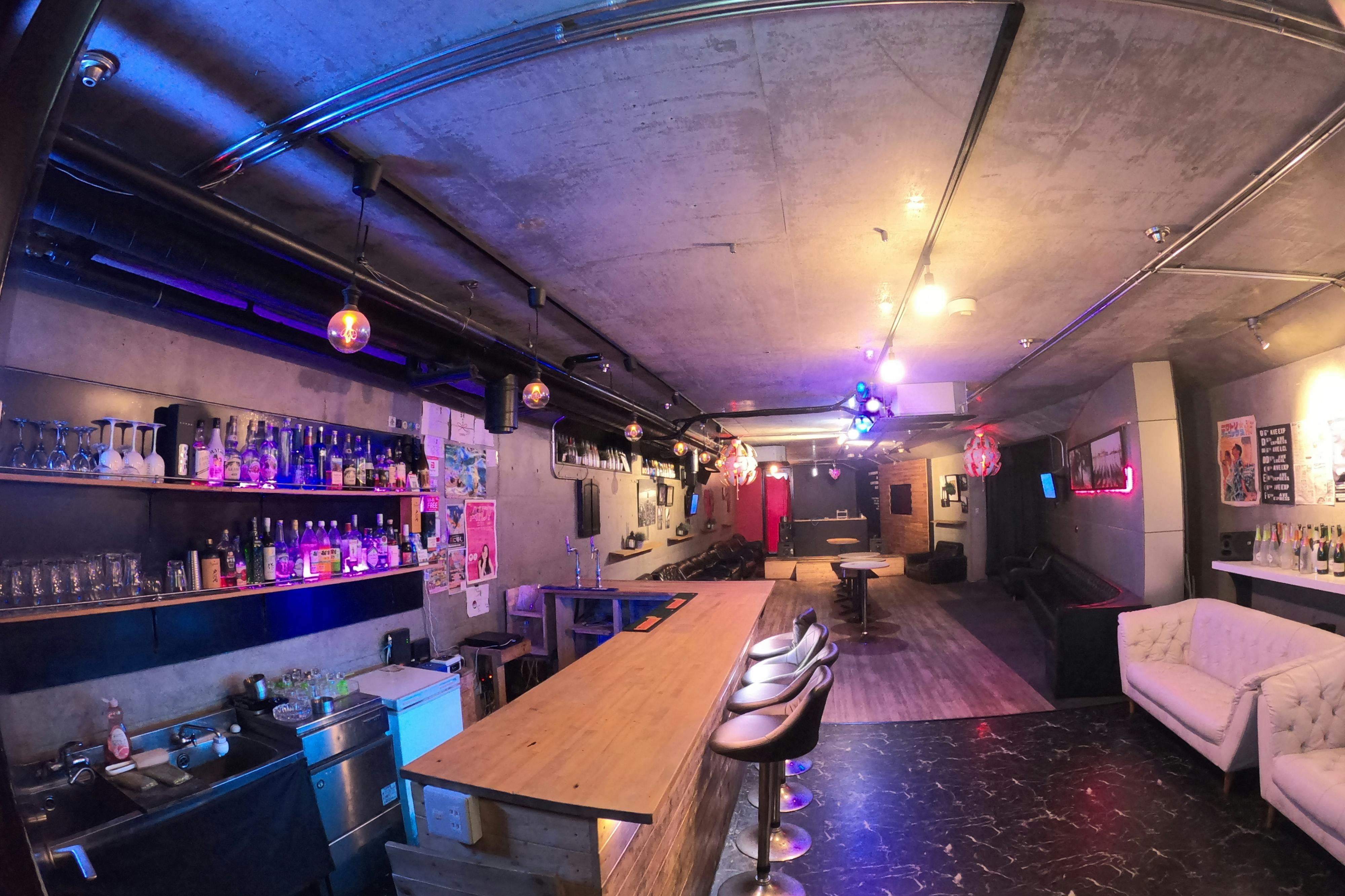 【四ツ橋駅4分】心斎橋駅からも徒歩5分圏内に位置する展示会やワークショップ、ロケに適した音響機材の充実した大人な雰囲気のイベントスペース