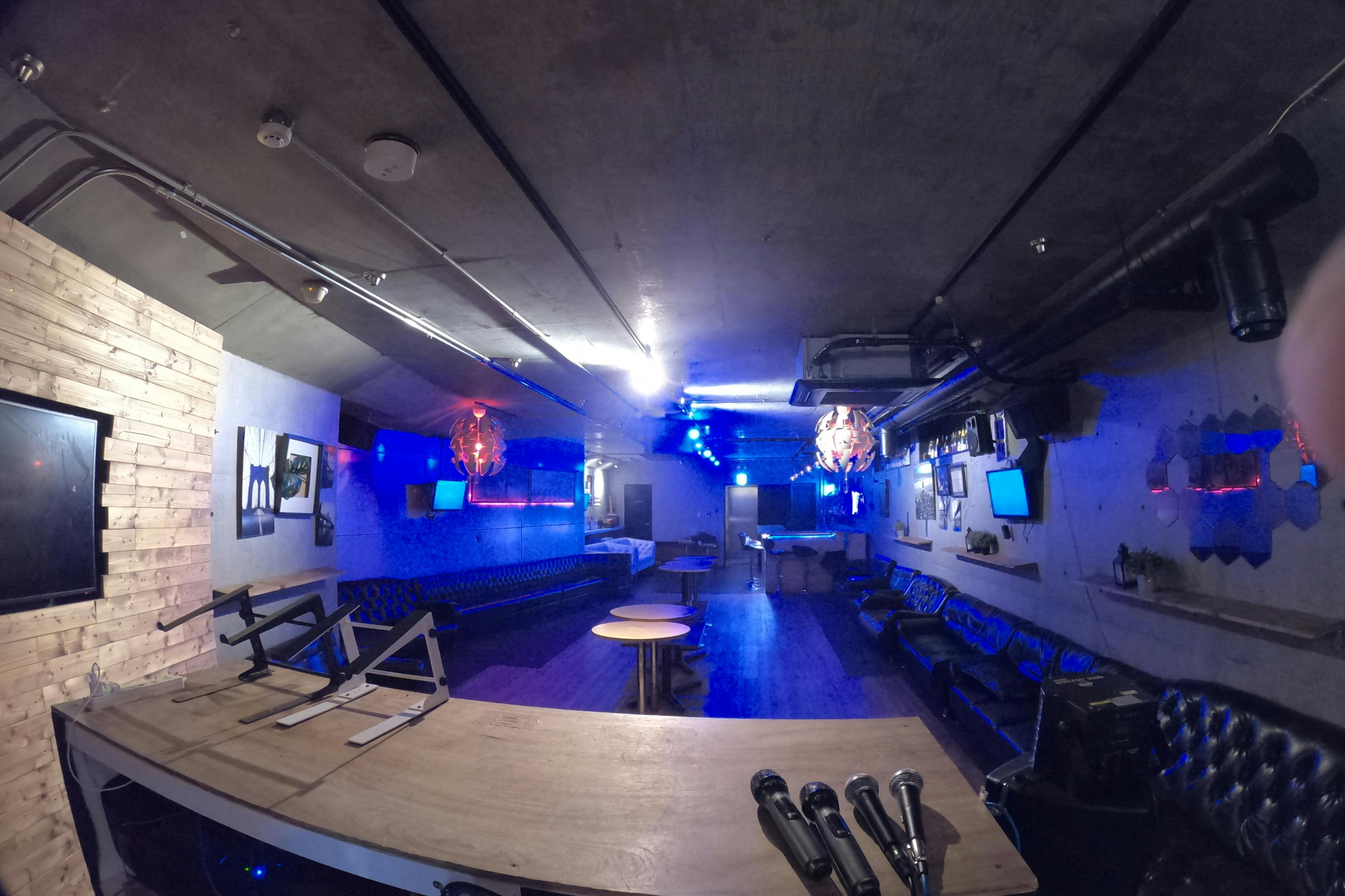 【四ツ橋駅4分】心斎橋駅からも徒歩5分圏内に位置する展示会やワークショップ、ロケに適した音響機材の充実した大人な雰囲気のイベントスペース