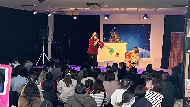 【ヘイワールド!!/ステージ広場】展示会やポップアップ、ライブイベントに最適な地域密着型の商業施設屋上駐車場から直結の大型イベントスペース