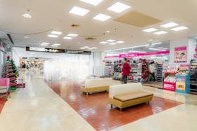 【松竹大船ショッピングセンター】ポップアップストアや催事に適した2Fエントランス-1&2(大サイズ)のイベントスペース