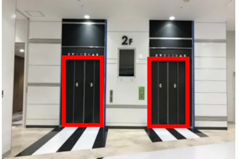 【イオンモール座間】モール内広告 エレベーターの画像2