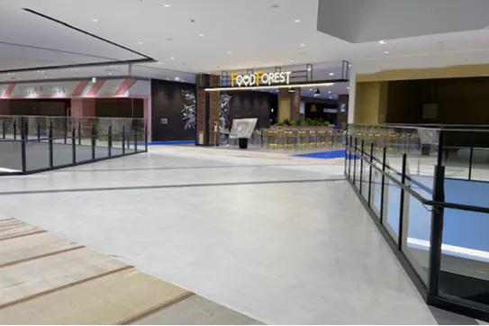 【イオンモール土岐】2F フードフォレスト前(電源なし)