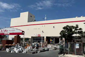 【ユニディ松戸ときわ平店】2階エスカレーター横階段前 物販やプロモーションに最適なホームセンター内エスカレーター横の催事イベントスペース
