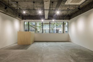 【宮崎駅エリア】個展やグループ展、アパレル関係の展示販売会に最適な文化の薫る楠並木通りにあるギャラリースペース