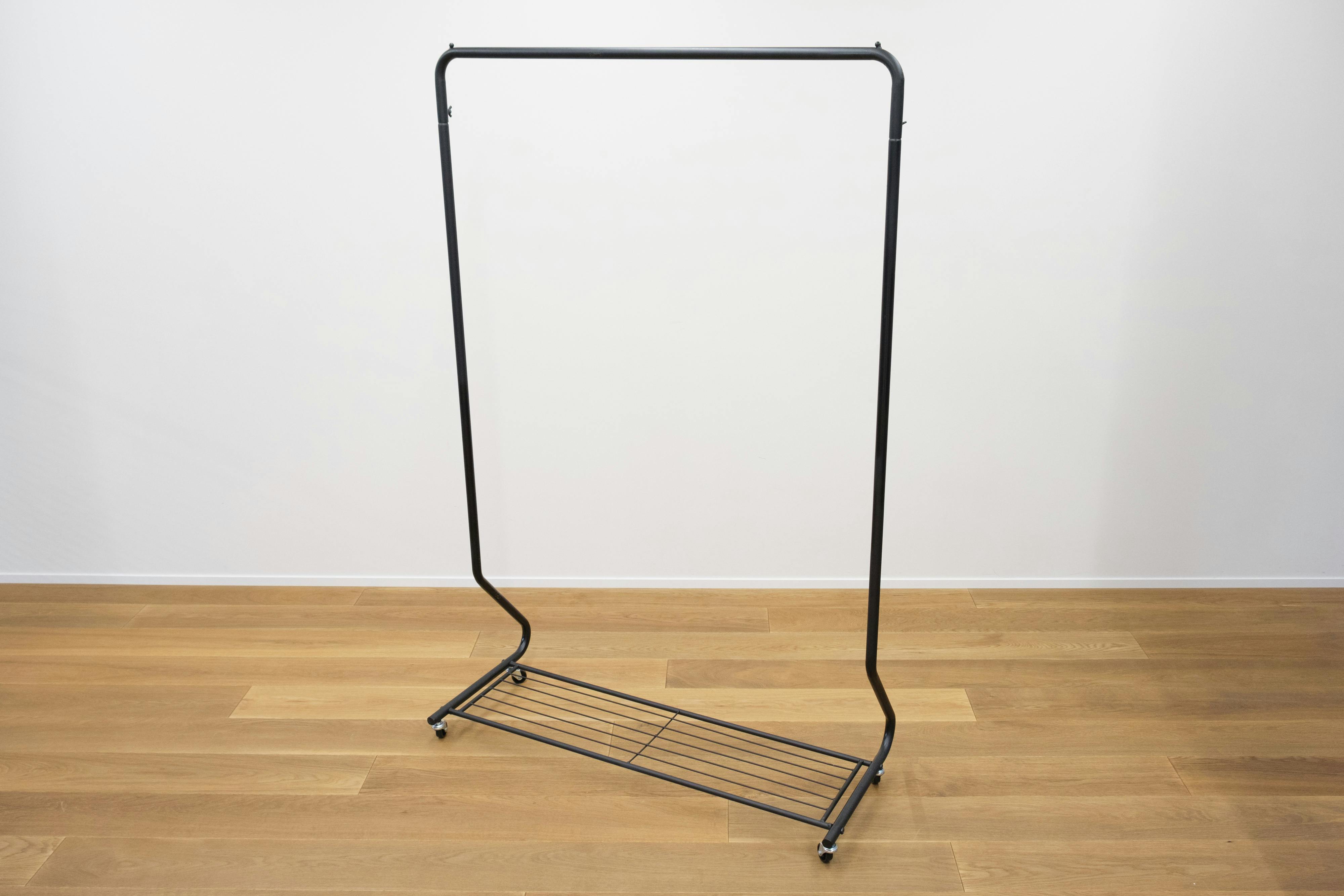 便利なハンガーラック。