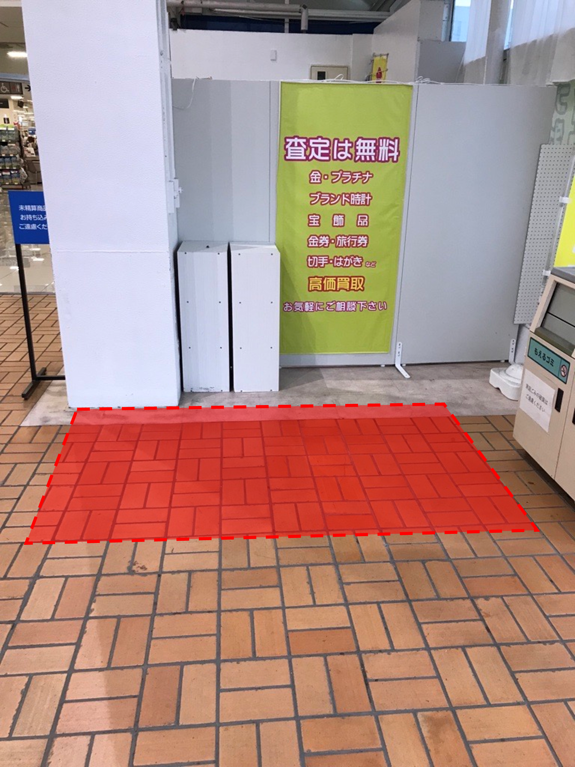 【西友　川中島店】店内入口付近（フードコート）　プロモーション用途や物販、食物販のポップアップストアに最適なスーパー店内催事イベントスペース