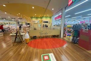 【イオンスタイル千葉みなと】各種プロモーションイベントでの出店に最適な施設出入口前、イートインスペース付近にあるイベントスペース