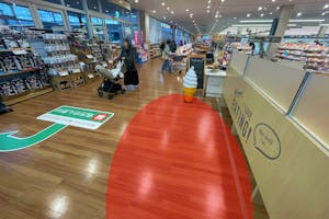 【イオンスタイル千葉みなと】各種プロモーションイベントでの出店に最適な施設出入口前、イートインスペース付近にあるイベントスペース