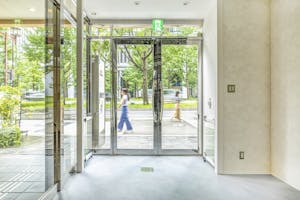 【本町駅5分】撮影やポップアップストア、展示会に適した自然光差し込む明るい路面に面したレンタルスペース