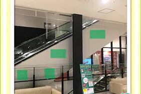 【イオンモール多摩平の森】モール内広告 エスカレーター中央側面