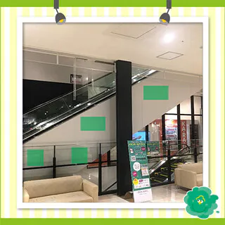【イオンモール多摩平の森】モール内広告 エスカレーター中央側面