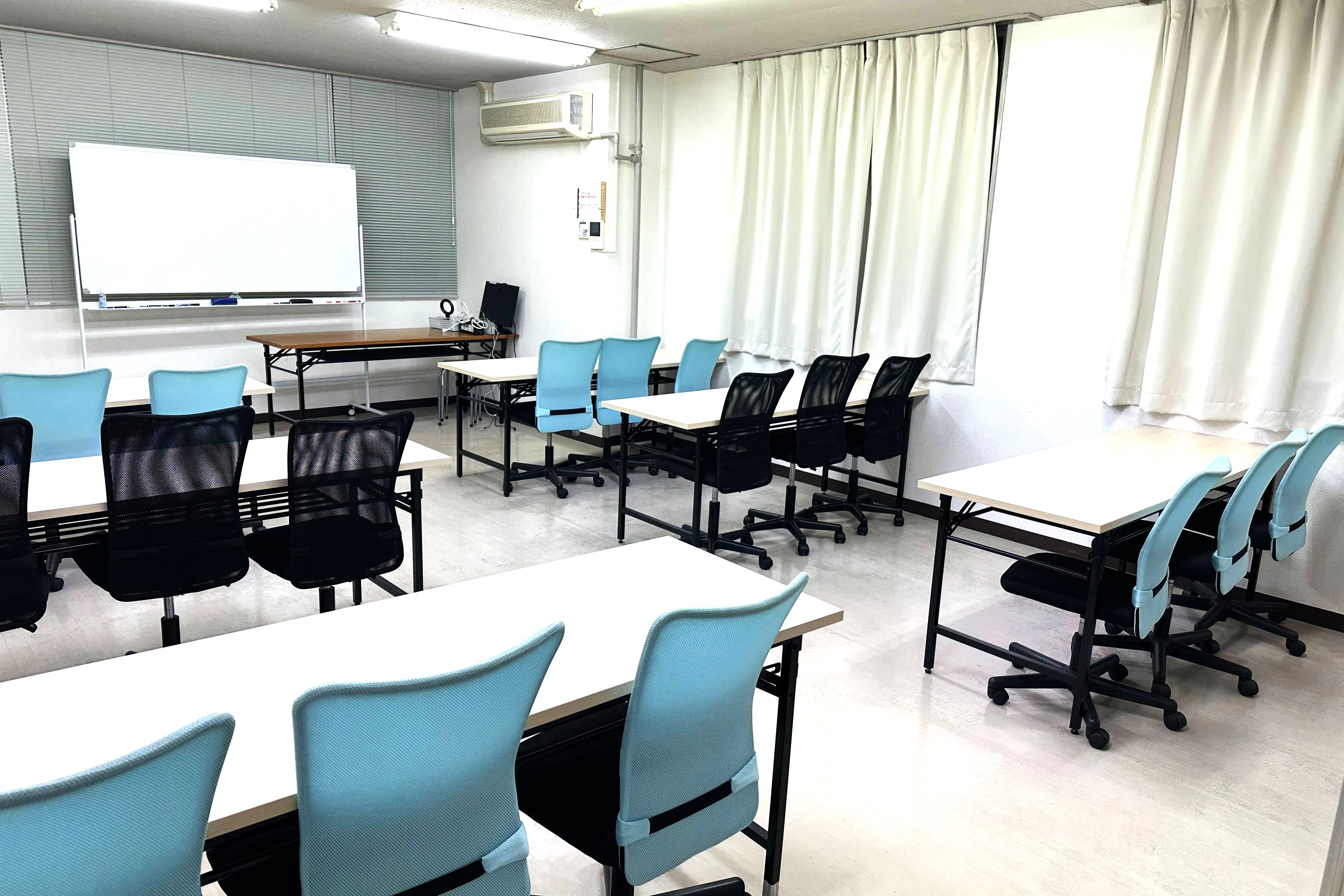 【水道町駅2分】ワークショップや撮影、招待制のイベントにも利用可能な熊本ビジネス街のど真ん中にある会議室スペース