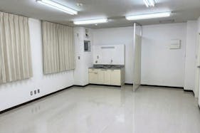 【水道町駅2分】ワークショップや撮影、招待制のイベントにも利用可能な熊本ビジネス街のど真ん中にある会議室スペース