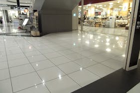 【イオンモール大和郡山】1階中央コート