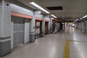 【三条駅】プロモーションイベントや食物販、物販のポップアップストアに最適な改札内・外どちらからもアクセスできるイベントスペース