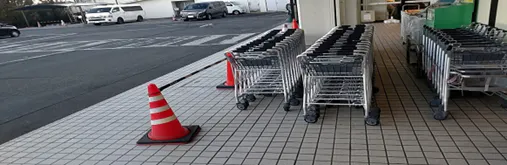 【Aコープかしまだい店】食物販やプロモーションに利用可能な入口柱周りスペース