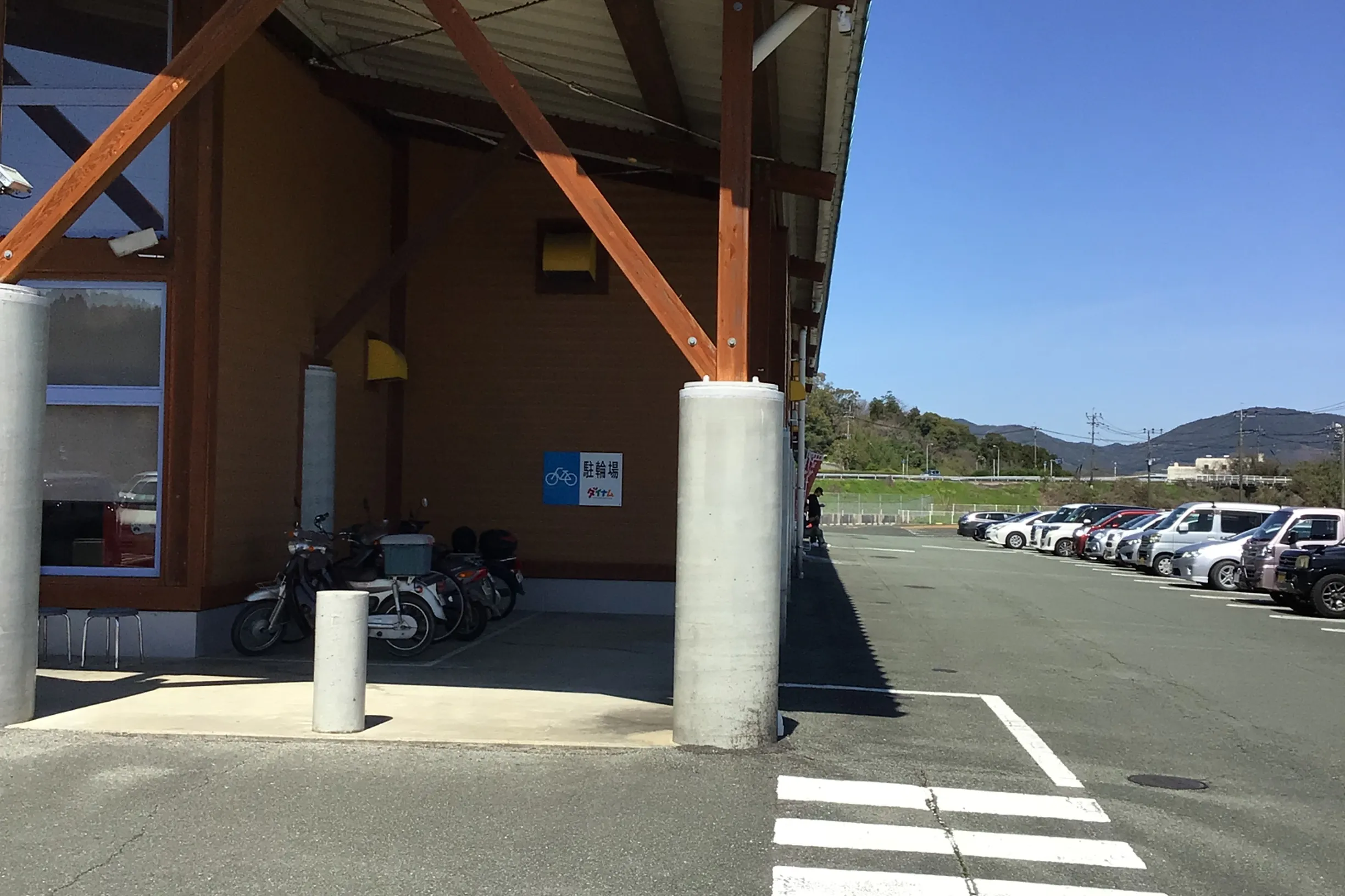 【ダイナム山鹿店ゆったり館】プロモーションイベントに最適なアミューズメント施設のイベントスペース(店舗正面側)