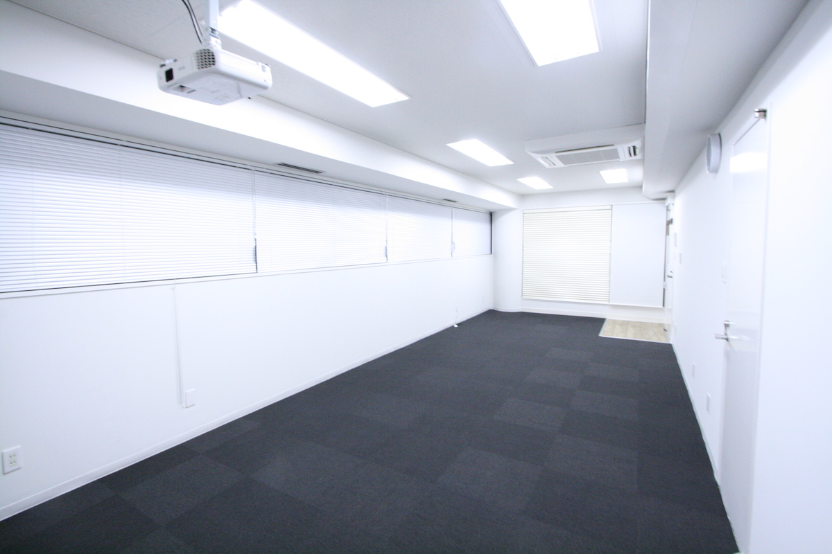 【品川駅3分　1階路面店】展示会やワークショップに適したプロジェクター・演台・WiFi全て無料のイベントスペースの画像16