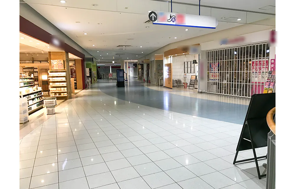 【ららぽーと甲子園】2階 ピンウィールコート共用通路