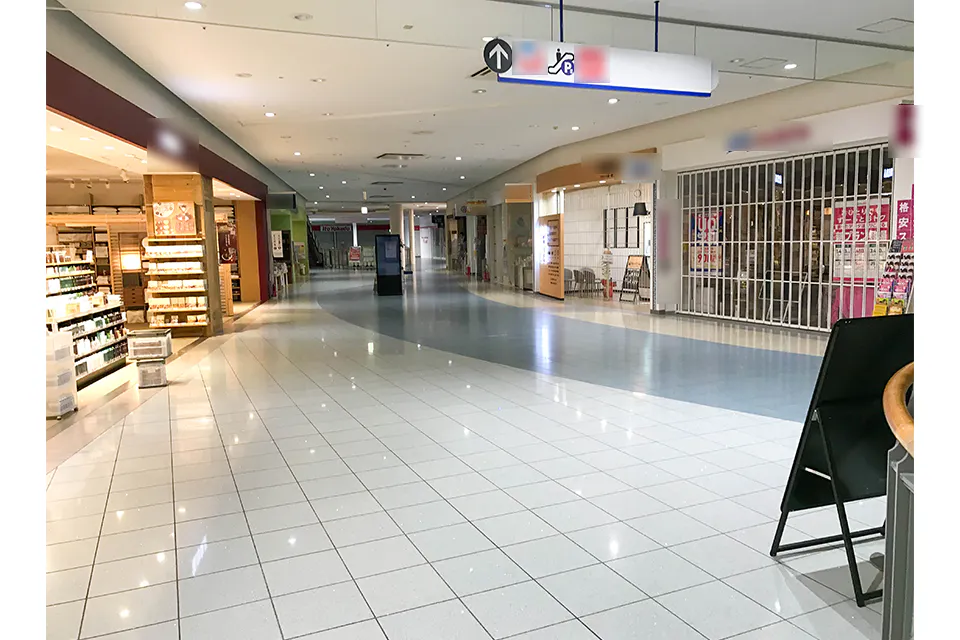【ららぽーと甲子園】2階 ピンウィールコート共用通路