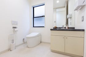 【外苑前駅5分】展示会やポップアップに最適な自然光が多く入り込むモダンな邸宅ハウススタジオ