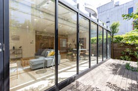 【外苑前駅5分】展示会やポップアップに最適な自然光が多く入り込むモダンな邸宅ハウススタジオ