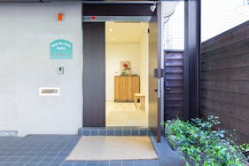 【外苑前駅5分】展示会やポップアップに最適な自然光が多く入り込むモダンな邸宅ハウススタジオ