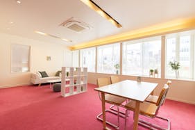 【外苑前駅5分】展示会やポップアップに最適な自然光が多く入り込むモダンな邸宅ハウススタジオ