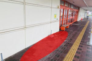 【ザ・ビッグ能代長崎店】各種プロモーションイベントに最適な店舗前にある屋外イベントスペース