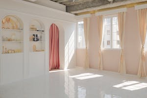 【田町駅8分】撮影に最適なホテルライクな内装が特徴的なレンタルスタジオ