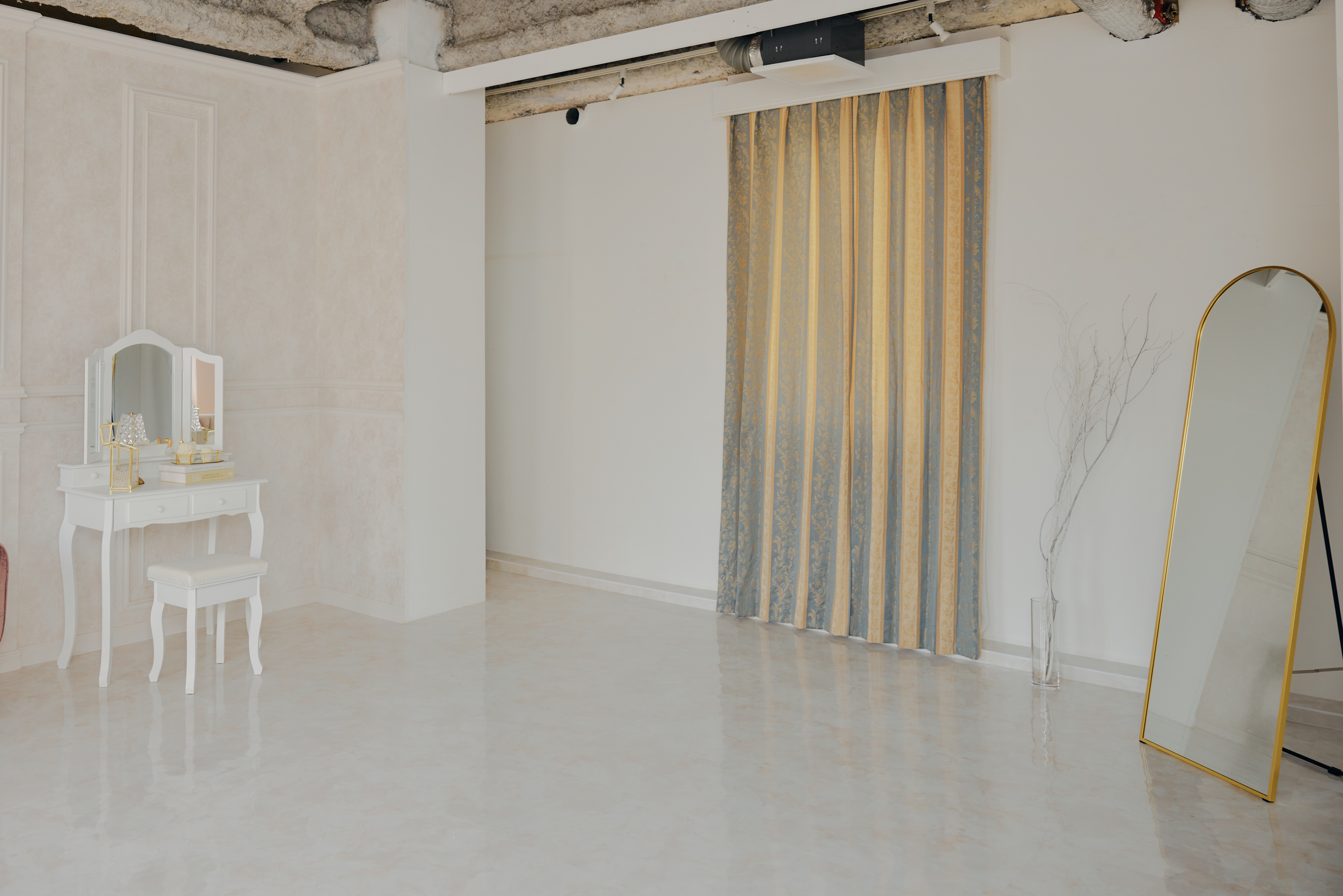 【田町駅8分】撮影に最適なホテルライクな内装が特徴的なレンタルスタジオ