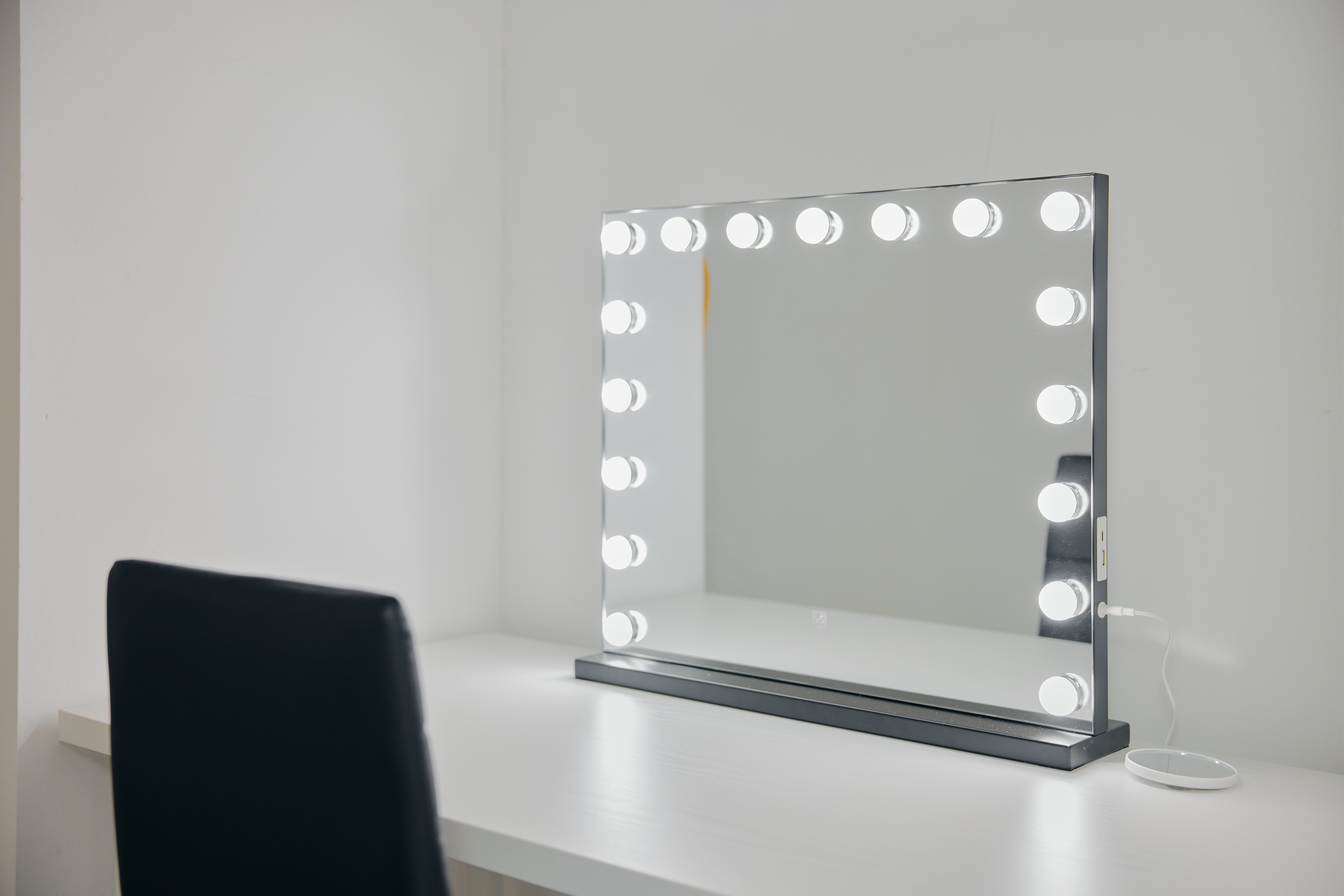 【田町駅8分】撮影に最適なホテルライクな内装が特徴的なレンタルスタジオ