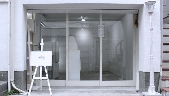 【新神戸駅10分】展示会やポップアップストアに適した白を基調としたギャラリーの画像