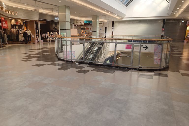 【イオンモール太田】2F ローリーズファーム前の画像1