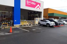 【サンデー三沢南山店】屋外駐車場 キッチンカーの出店に最適なホームセンター内駐車場の屋外イベントスペース