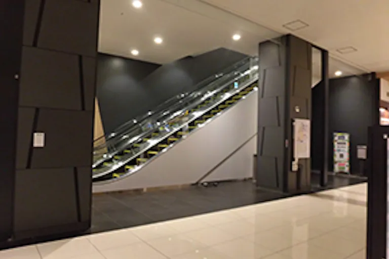 【イオンモール多摩平の森】1F リンガーハット前の画像1