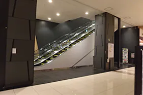 【イオンモール多摩平の森】1F リンガーハット前