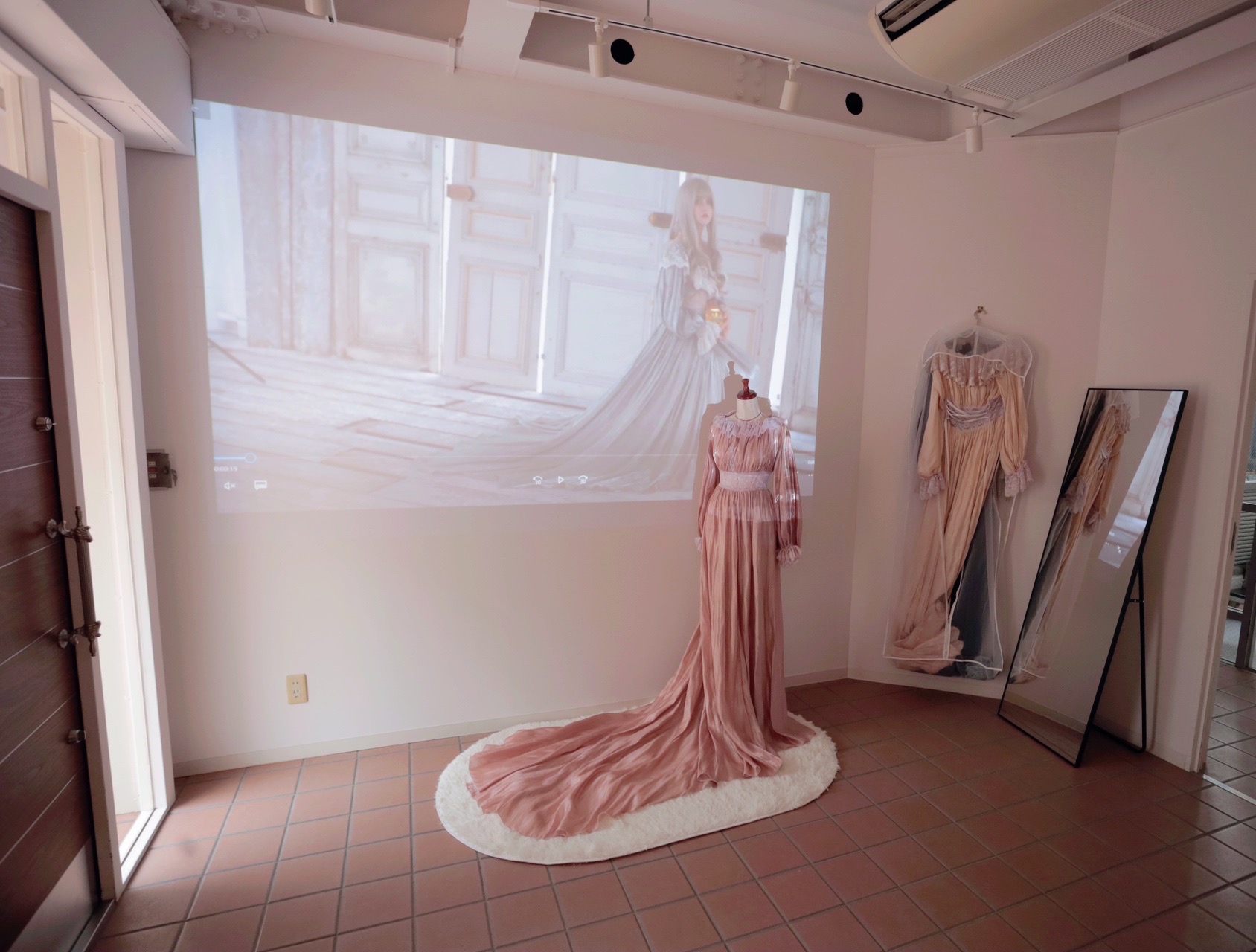 【表参道・南青山エリア】アパレルの展示販売会やアート展等のギャラリー用途、ロケや撮影会等の撮影用途に最適なテラス・1F・B1・ロフトが利用可能なイベントスペース