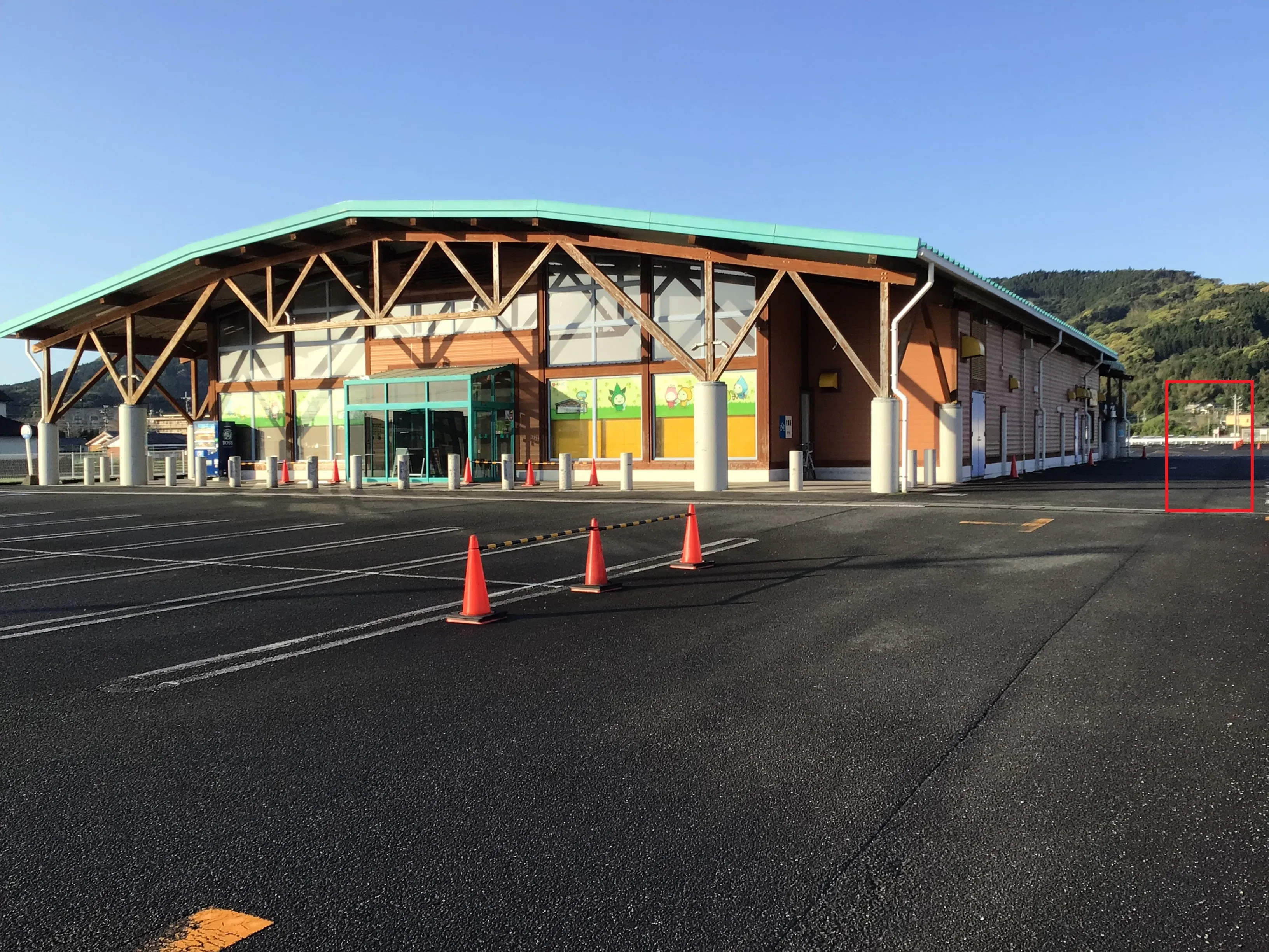 【ダイナム宮崎日南店ゆったり館】キッチンカー出店やプロモーションイベントに最適なアミューズメント施設のイベントスペース